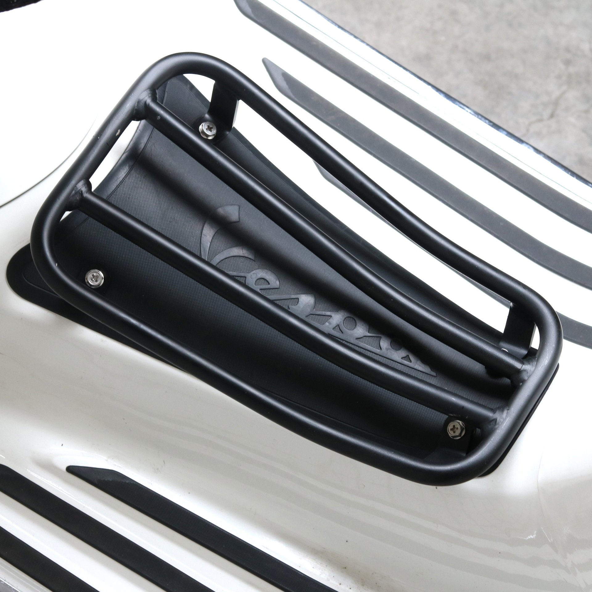 Top sale factory price Sprint scooter accessories stickers taillight speedometer rims trottle body spare parts
