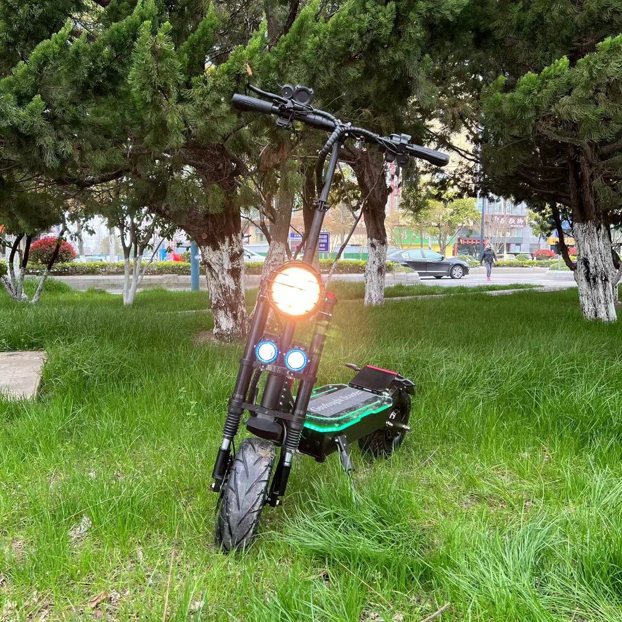 t8 maxi 11inch foldable electric scooter motorcycle 8000w with LED daiplay high quality