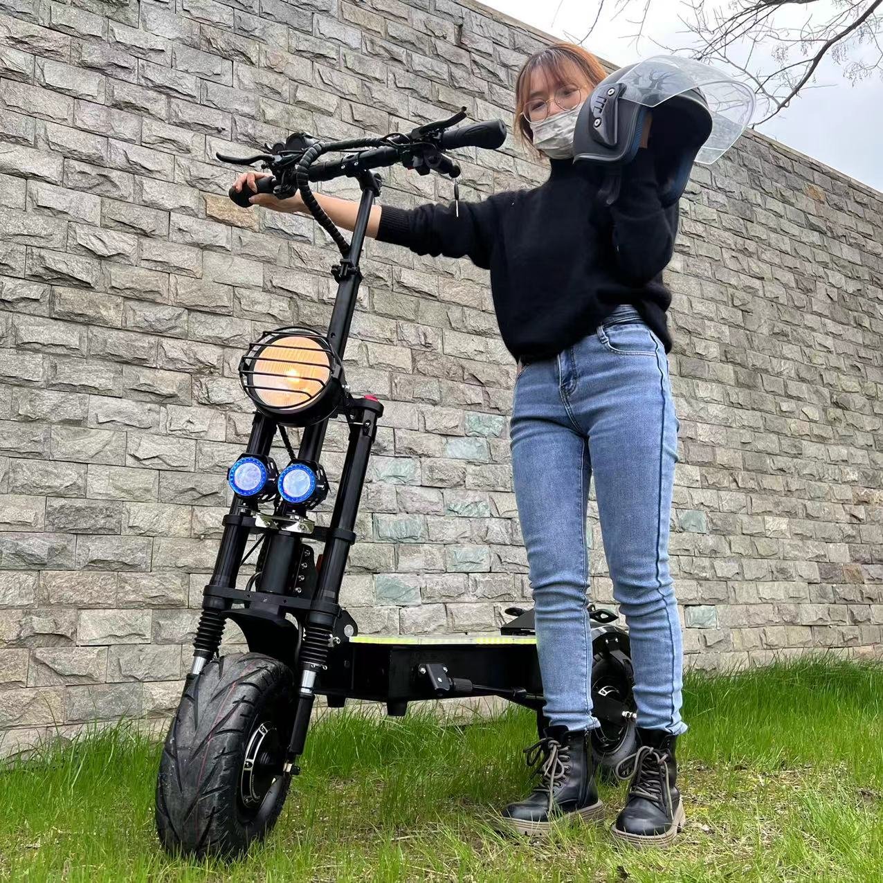 t8 maxi 11inch foldable electric scooter motorcycle 8000w with LED daiplay high quality