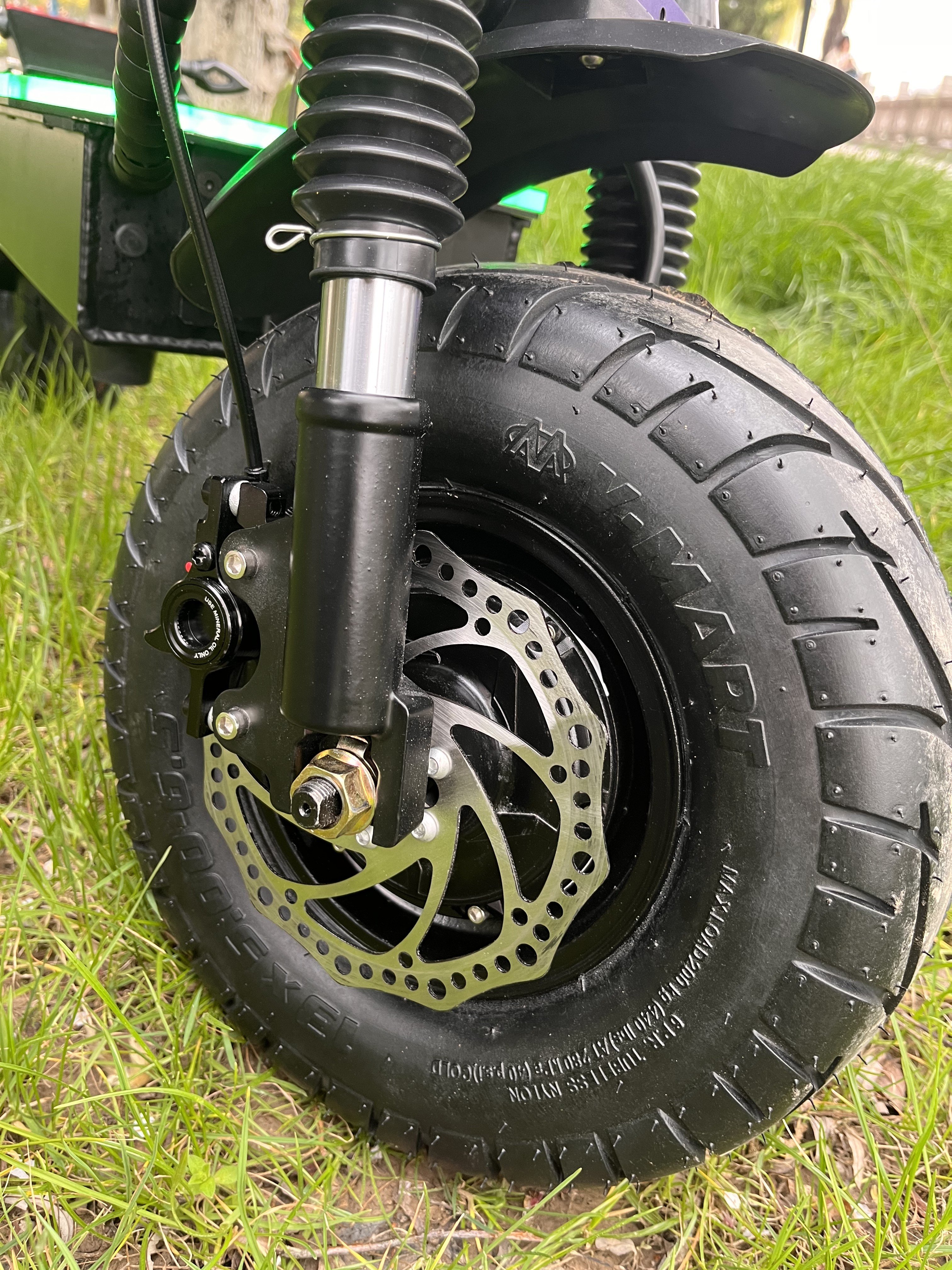 t8 maxi 11inch foldable electric scooter motorcycle 8000w with LED daiplay high quality