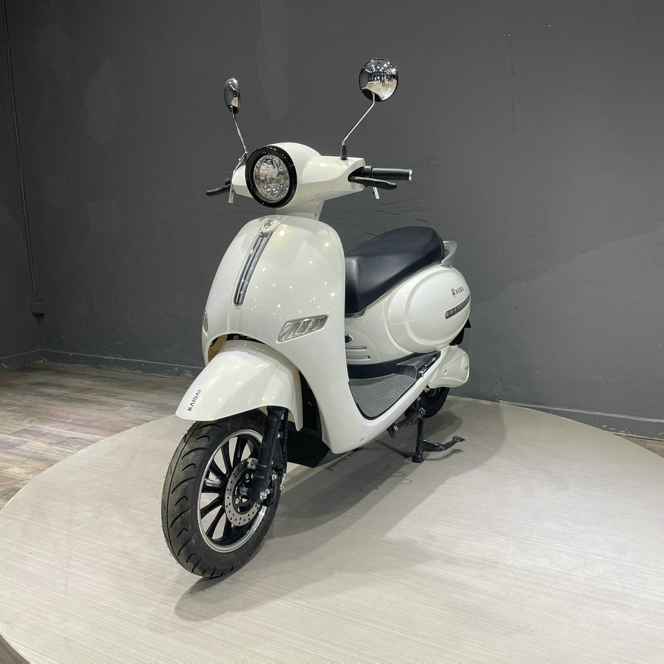 Low Price Chopper Dual Motor Electric Scooters Citycoco Steel Frame 2000w Ckd 2 Wheel Motorrad Ebike Adult Elektro Motorcycles