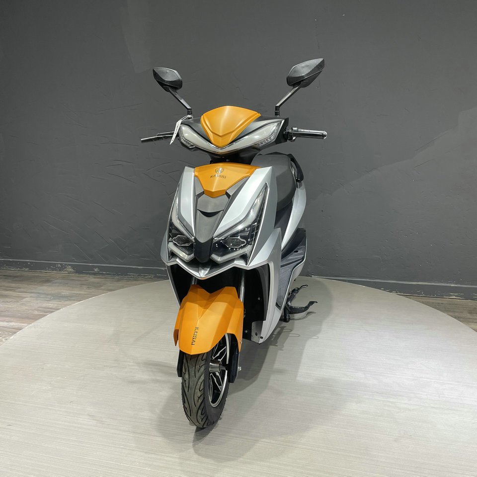 New Style Lightweight Street Legal Moped Mobility Electric Scooters 2000w Ckd 2 Wheel Streebikes Dual Motor Electro Motorcycle