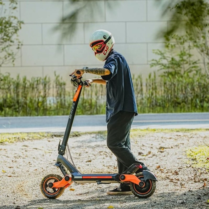 10.5inch off road tire Kugookirin G3 Best electric scooter warehouse in the eu 52V 18AH 1200W Big Motor 50 km/h