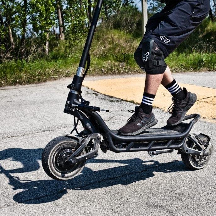 E2 MAX 72V 32Ah E 2 72V 28Ah 72V 40Ah Dual Motor 1500W*2 Top Speed 95km/h 11inch NA** Electric Scooter