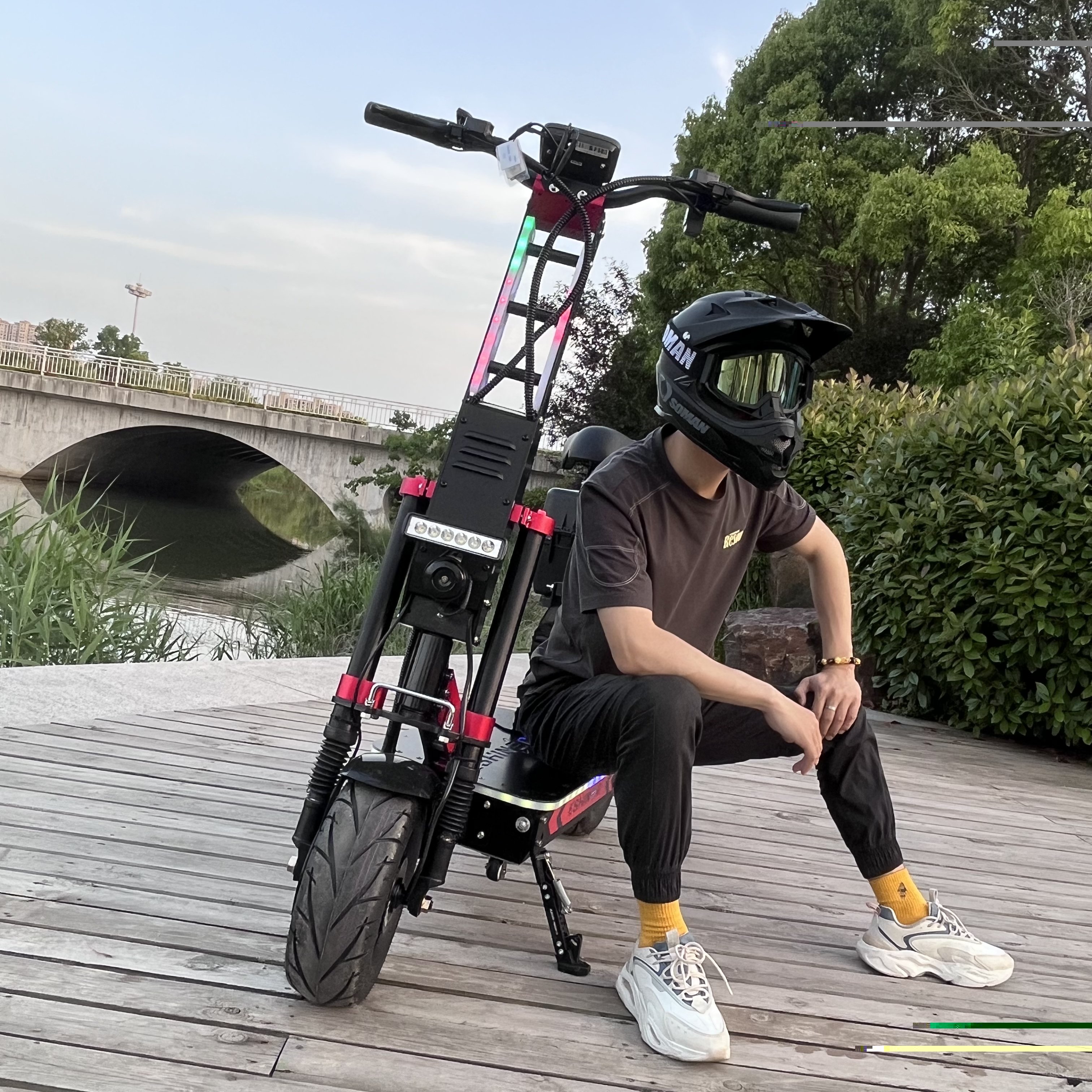 2024 APP NFC Unlock 13/14inch electric scooter 72v 8000 10000 watt 30-100ah long range foldable dual motor e super fast scooter