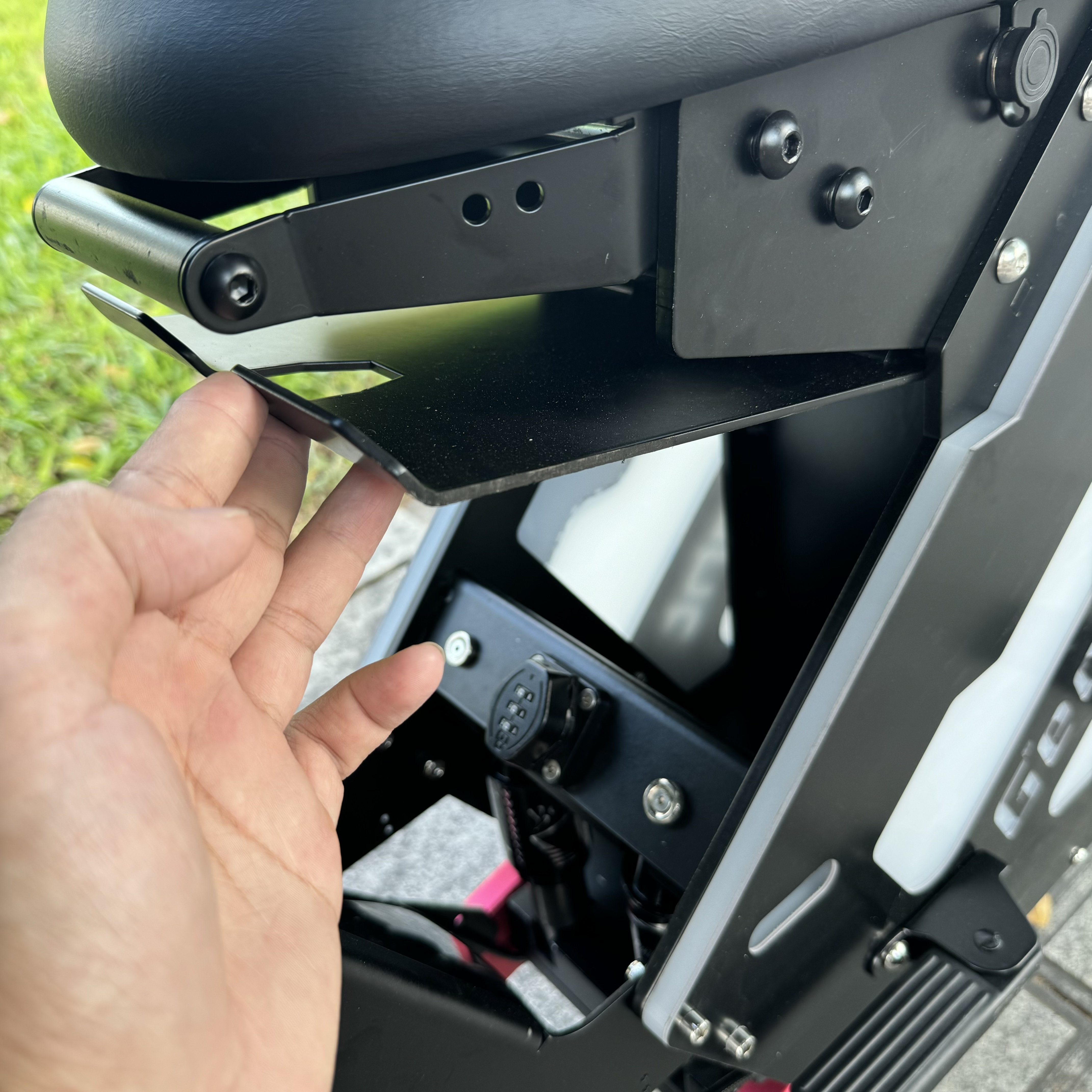 MOLO5 Off Road Dual Motor Adult Escooter Adult Electric 72V 10000W 60V 7000W 52V 5000W 60 Mile Electric Scooter 8000W With Seat