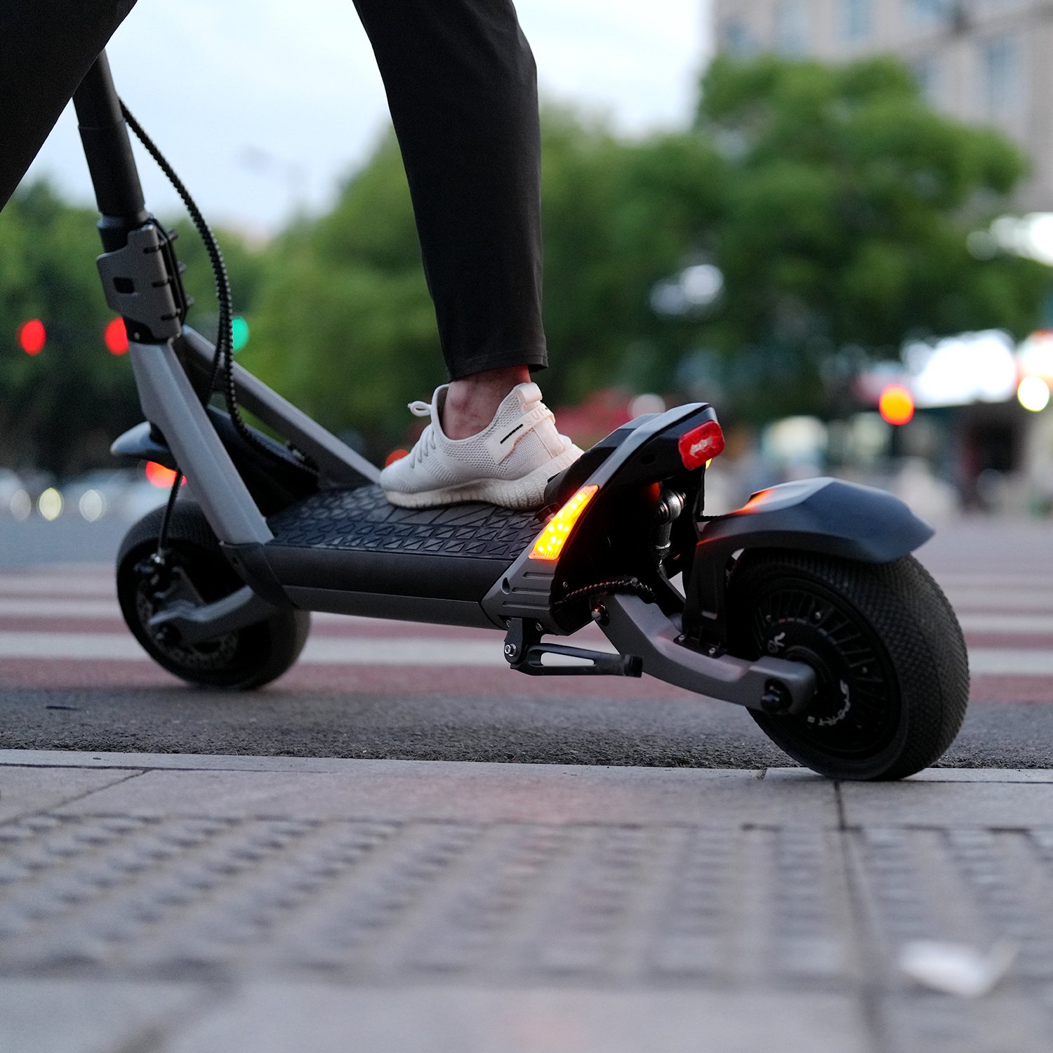 HEZZO EU US Warehouse Electric Scooter 60V 3200W Dual Motors Foldable Off Road Fat Tire 23Ah Moped Scooter Escooter for Adult