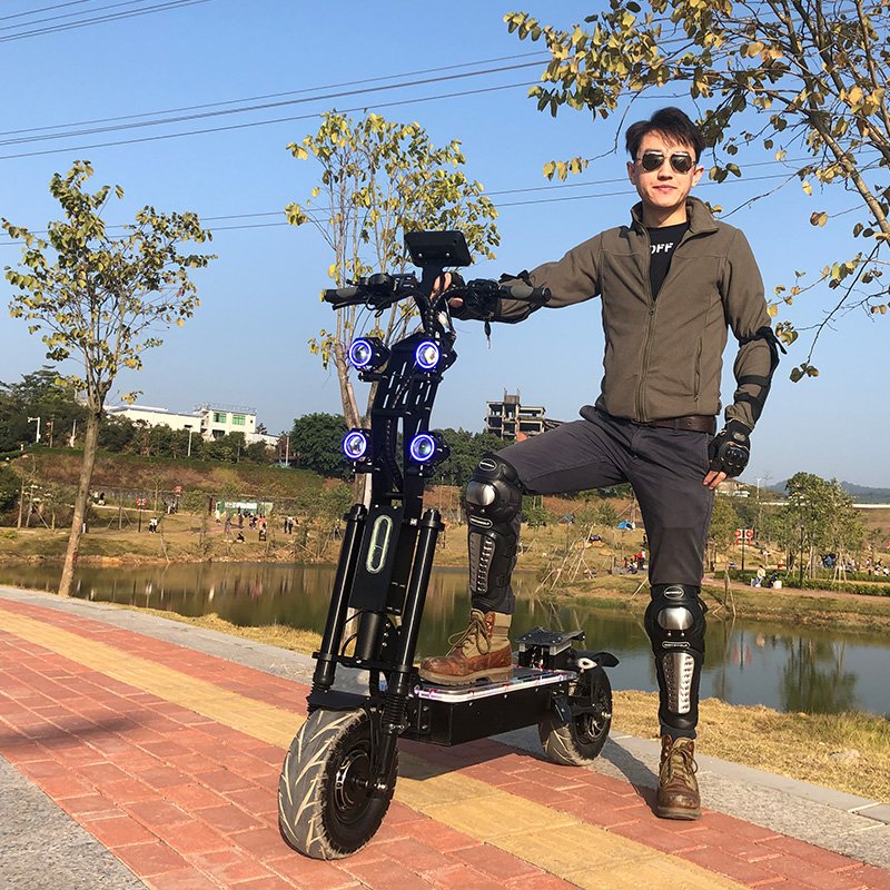 14-inch Wheels Off-Road Electric Scooter for Adults 140 KM Long Range Mileage 72V 45AH Dual Drive Portable Foldable E Scooter