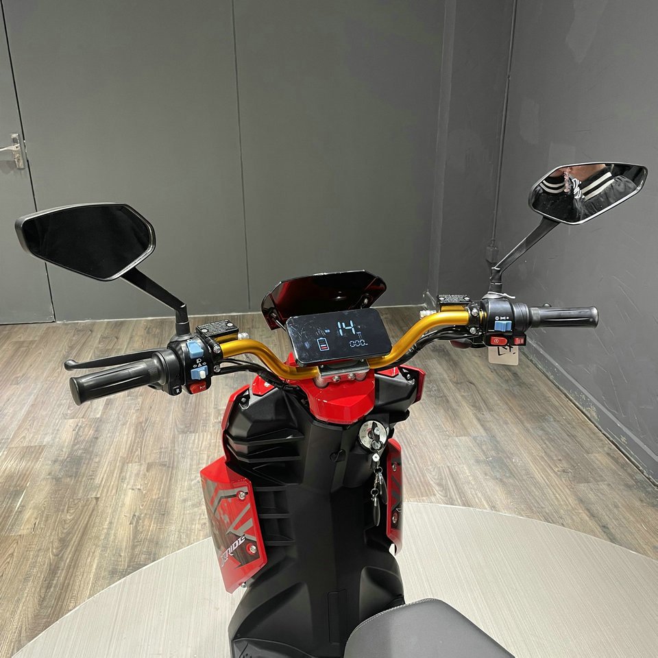 Low Price Long Range Ebike 2000w Ckd Best Motorrad Dual Motor Electric Scooters Powerful Adult Moped 2 Wheel Electro Motorcycle