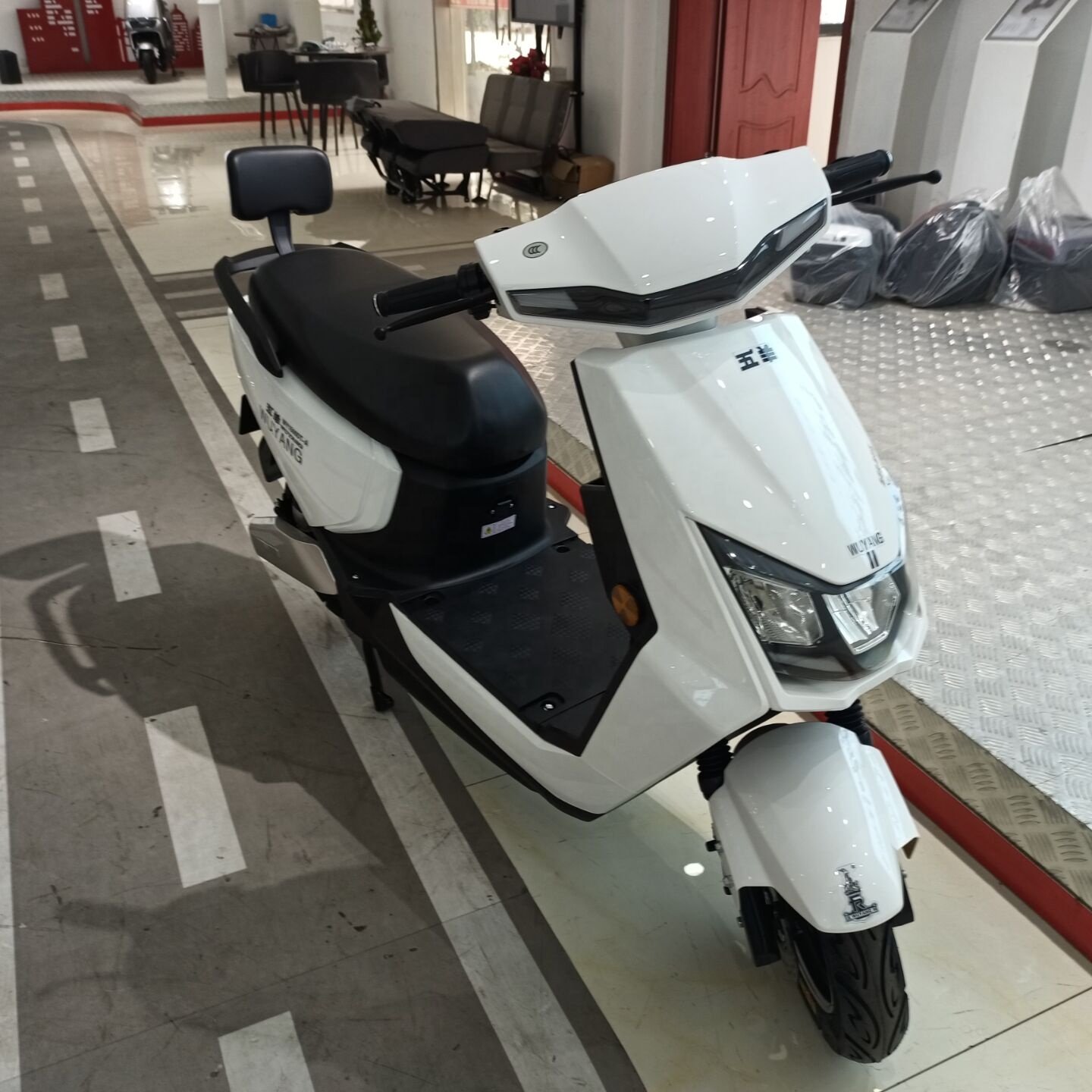 Battery electric scooter