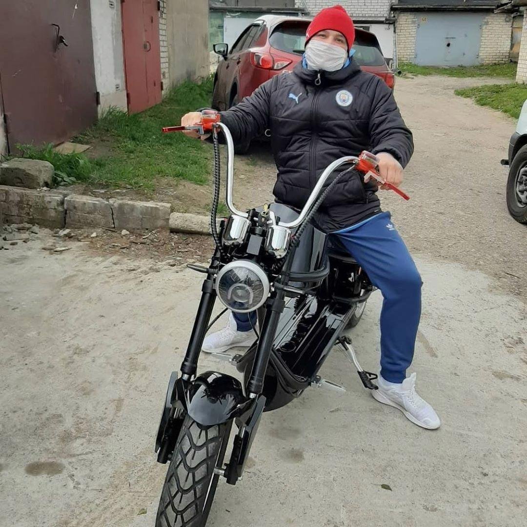 Dropshipping 2000W 10 Inch Chopper Honeycomb Tire Adult Electric Scooter Overseas USA Warehouse Citycoco Door To Door