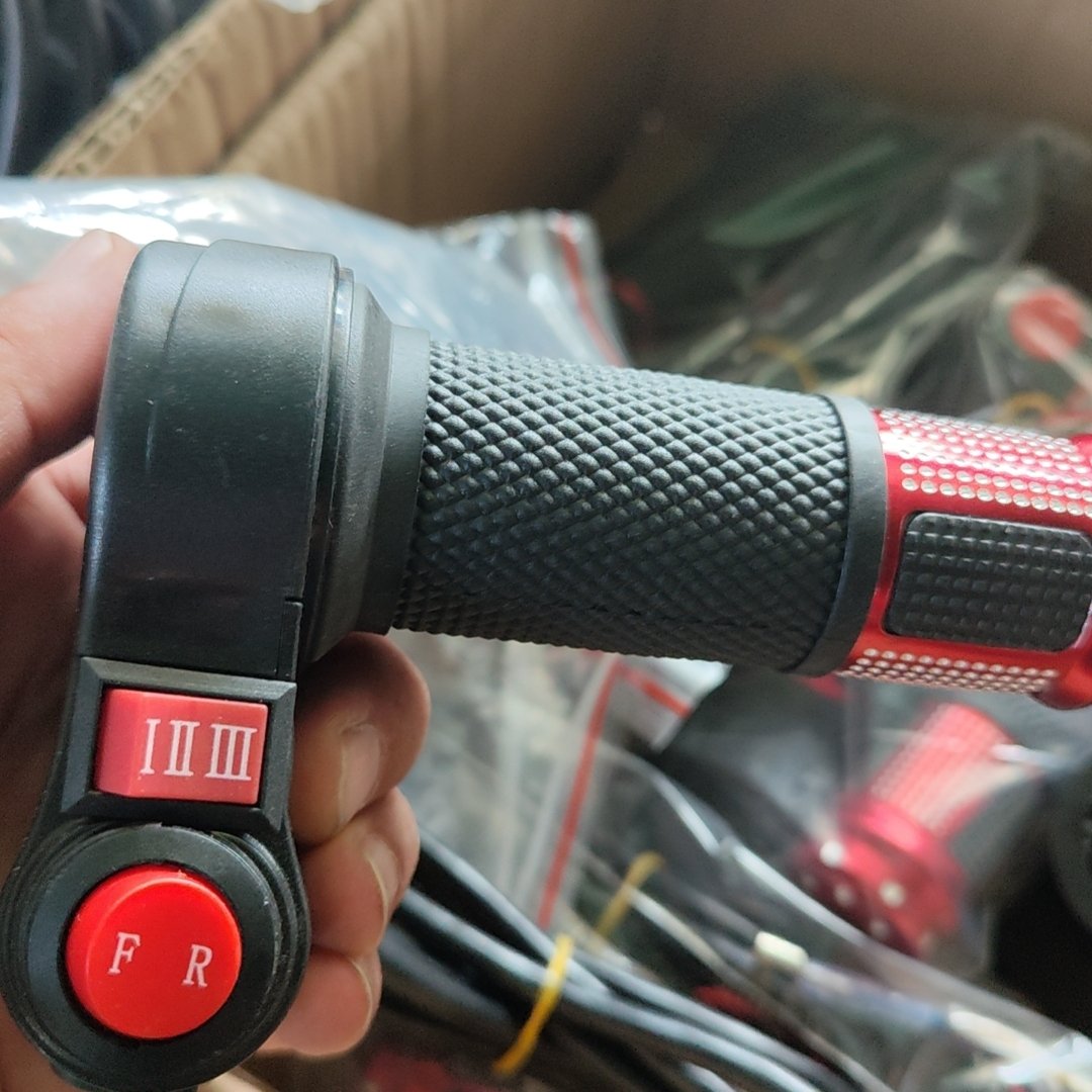 Customized electric bike scooter motorcycle throttle 24v 36v 48v twist throttle accelerator with 3 model speed and F R switch