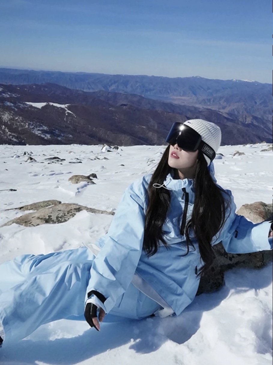 The long white hill skis, the sky blue, single-board double-board, windproof, water skis