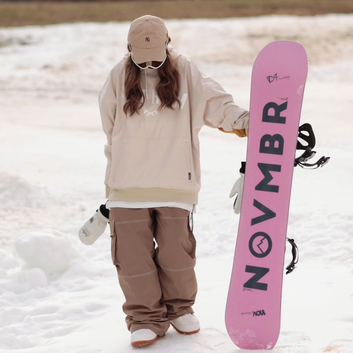 Shen Xiaoxian Doce recommended Anthem's soft-shell-proof, wind-proof and fluffy hoodie light-coloured winter single-board ski suit