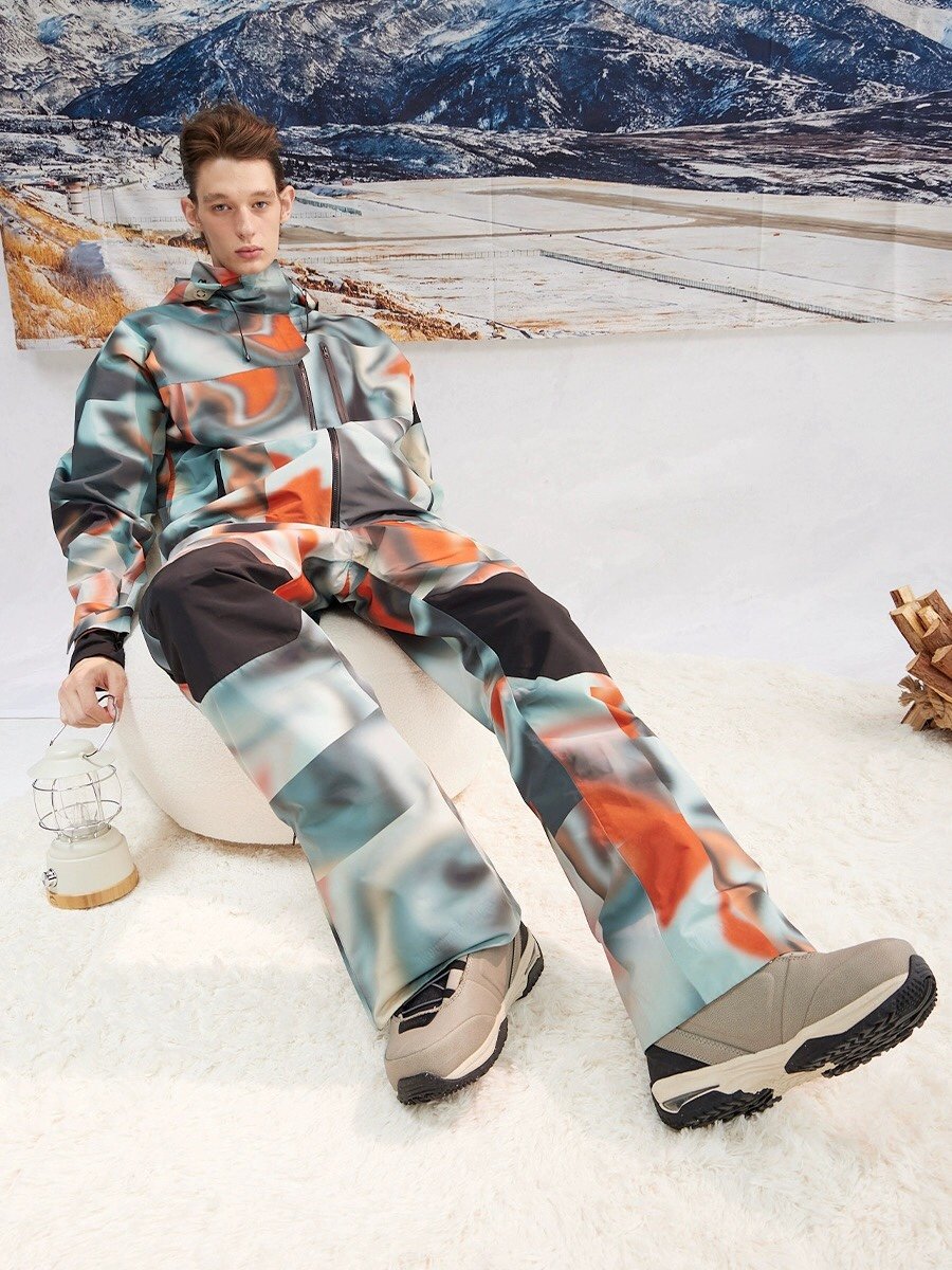 RandomPow, a new flair ski suit for both men and women