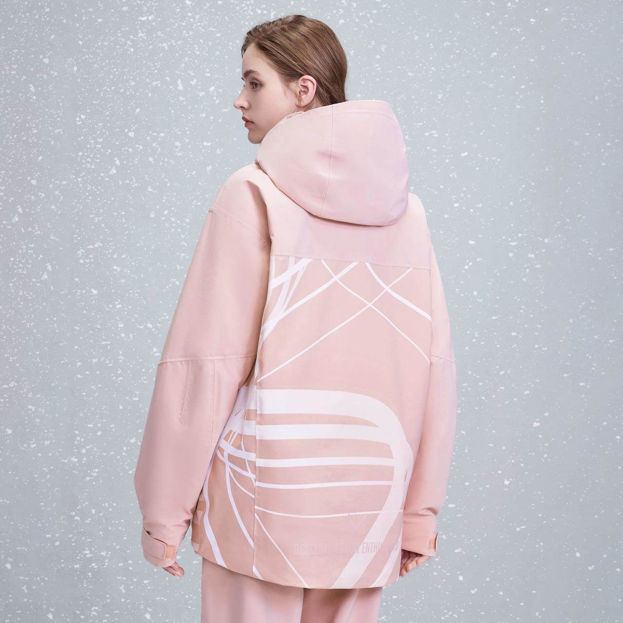 DESCENTE DISANT IS THE SAME MAN AND WOMAN AS A SLAB-PROOF SKI SUIT