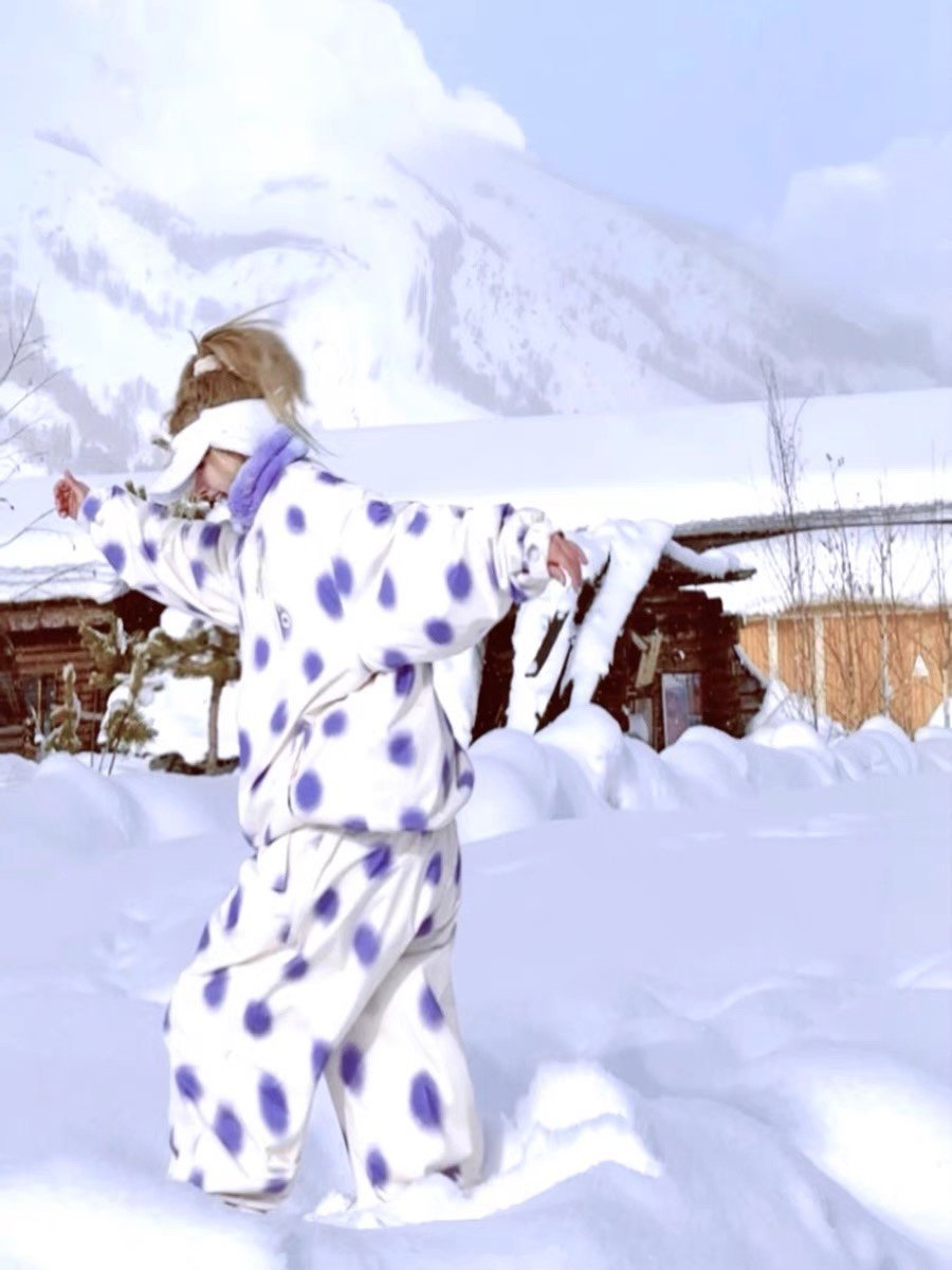 Long white mountain snowsuits leased, ski suit women's slabs, waterproof and velvet to untangle collar 1112