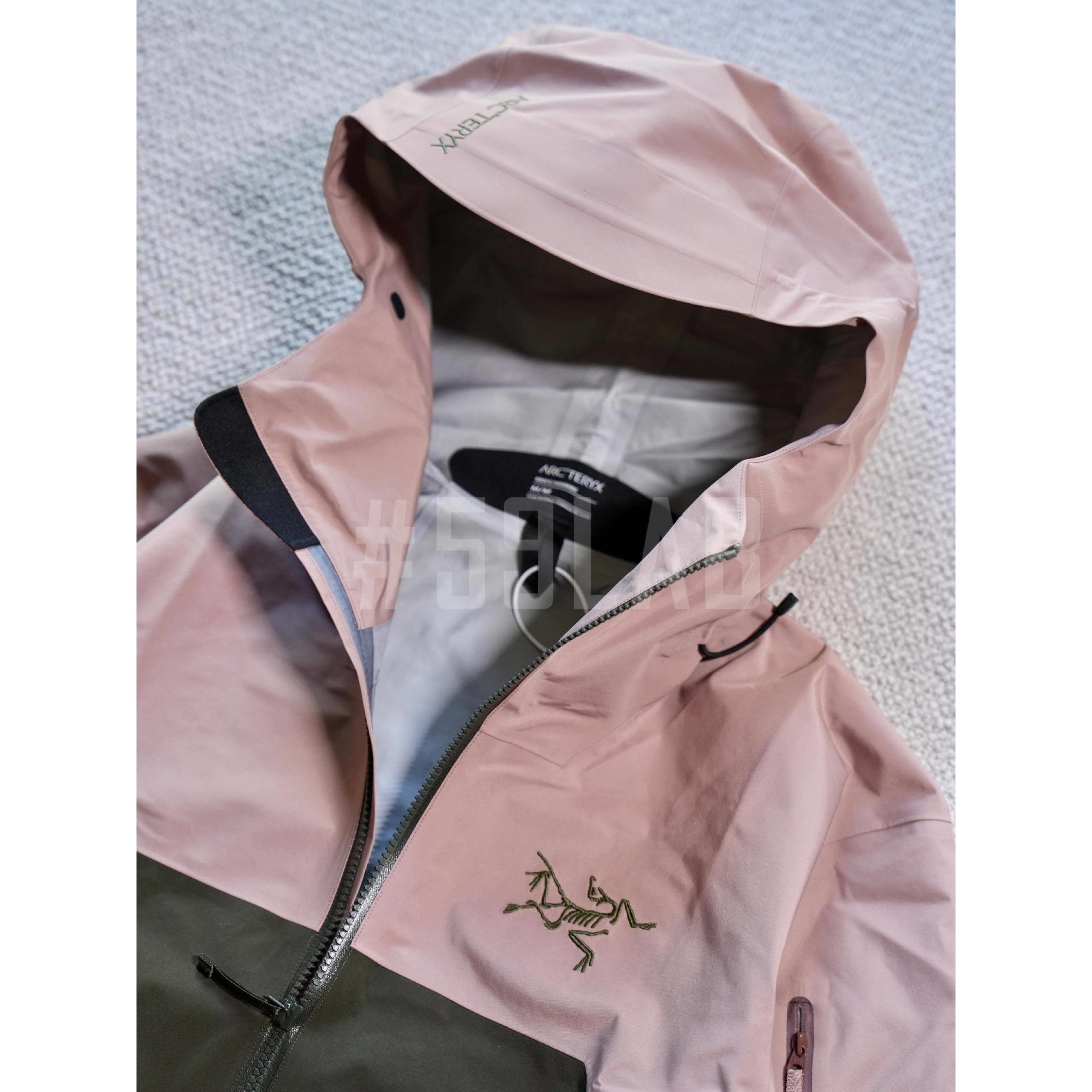BUNNY PICKS THE REAL RUSH JACKET