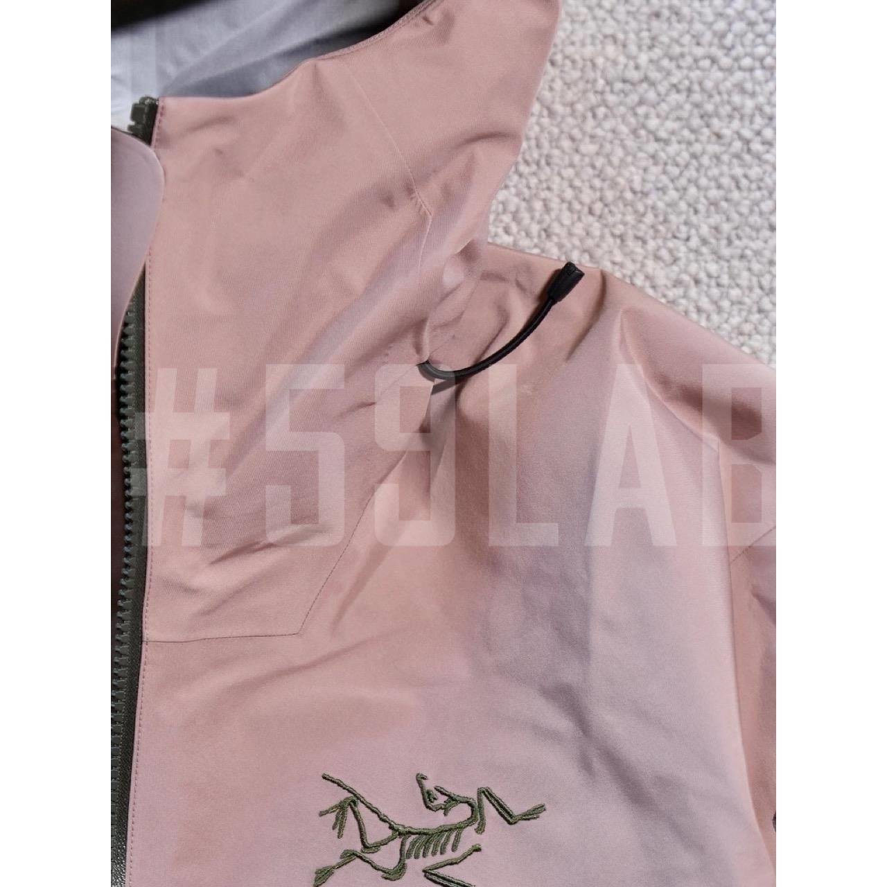 BUNNY PICKS THE REAL RUSH JACKET
