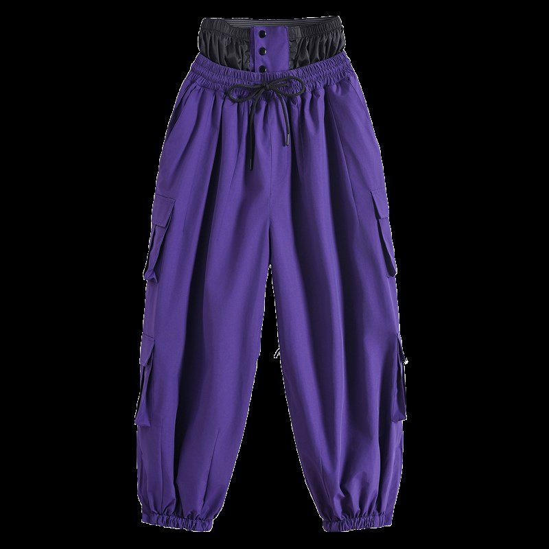 In the winter, a large, single-skinned, ski-pants are loose, warm and waterproof