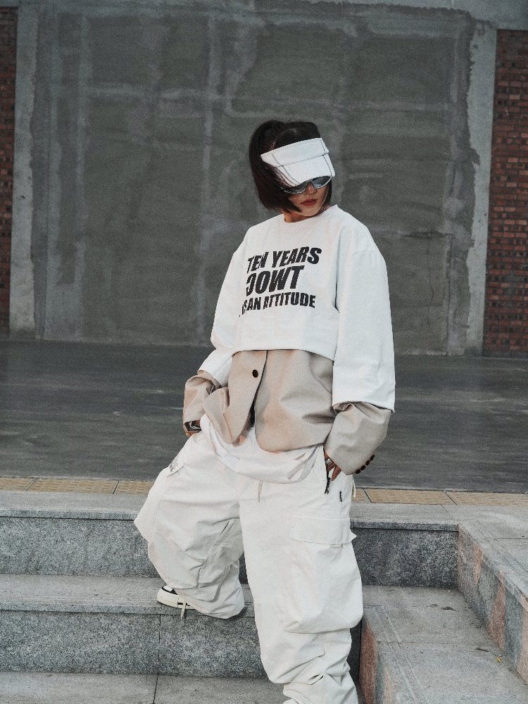 TWOC 2324, SECOND DEGREE, SNOW-SKISSING SUIT, DOUBLE-SKINNED SKI COAT