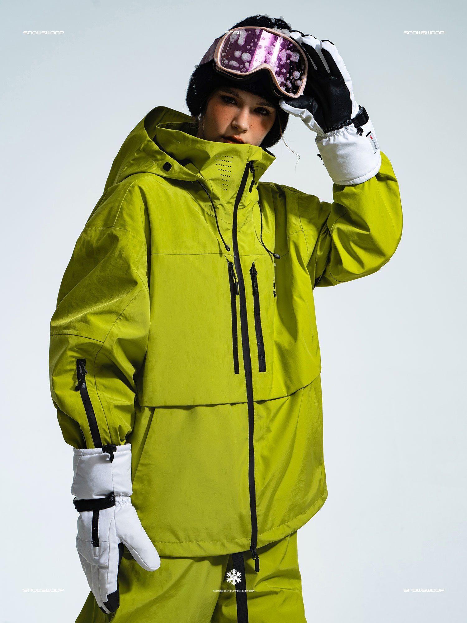 SNOWSWOOP SINGLE-SKINNED FOWL SKI SUIT WITH A 3L SPECIALTY IN WATERPROOF AND WINDPROOF COATS