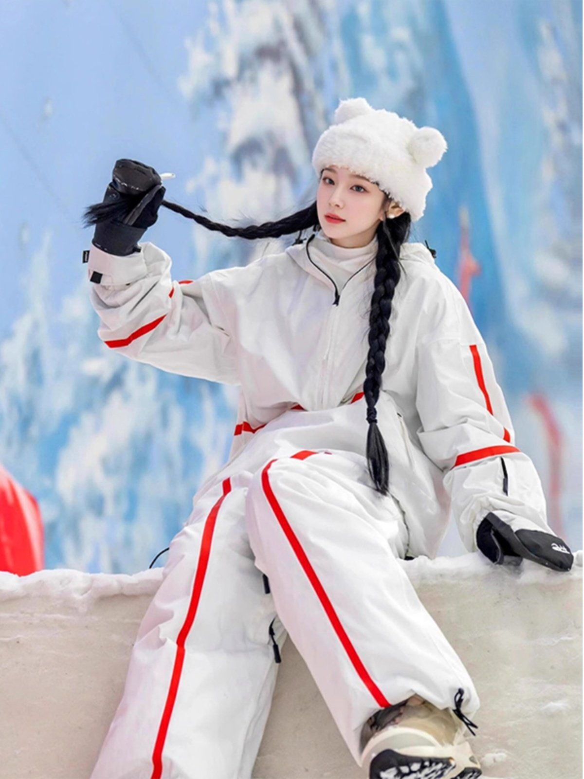 FYUT OUTDOOR SKI SUIT FOR A WOMAN WITH A WARM AND WATERPROOF SPORTS JACKET AND A NEW ONE-SIDED SKI PANTS