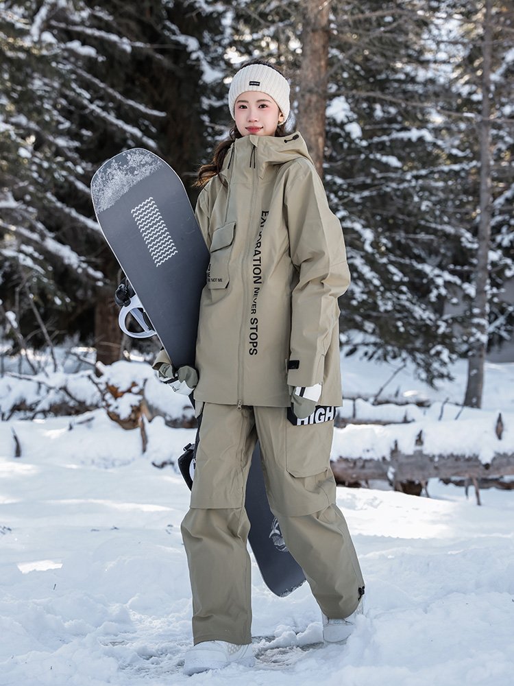A new 2023 special ski suit for men and women with a single-skinned, water-preserve coat for women and men and a small American-style snow suit