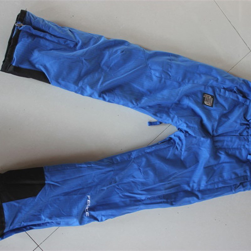 children skiing and skiing, boys and girls warm z-gas-retarding, outdoor skiing and cotton skiing