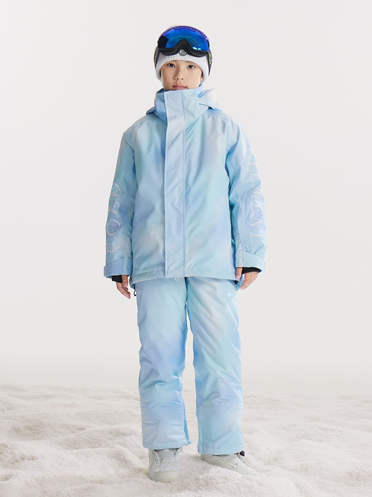 Cold-Element child ski boy hoodie with a large child outdoor ski pants on a two-board heater