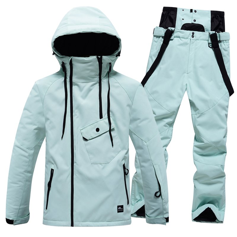 23-year-old new couple's windproof shorts, grinding through gas sheets, and a skating suit for men and women