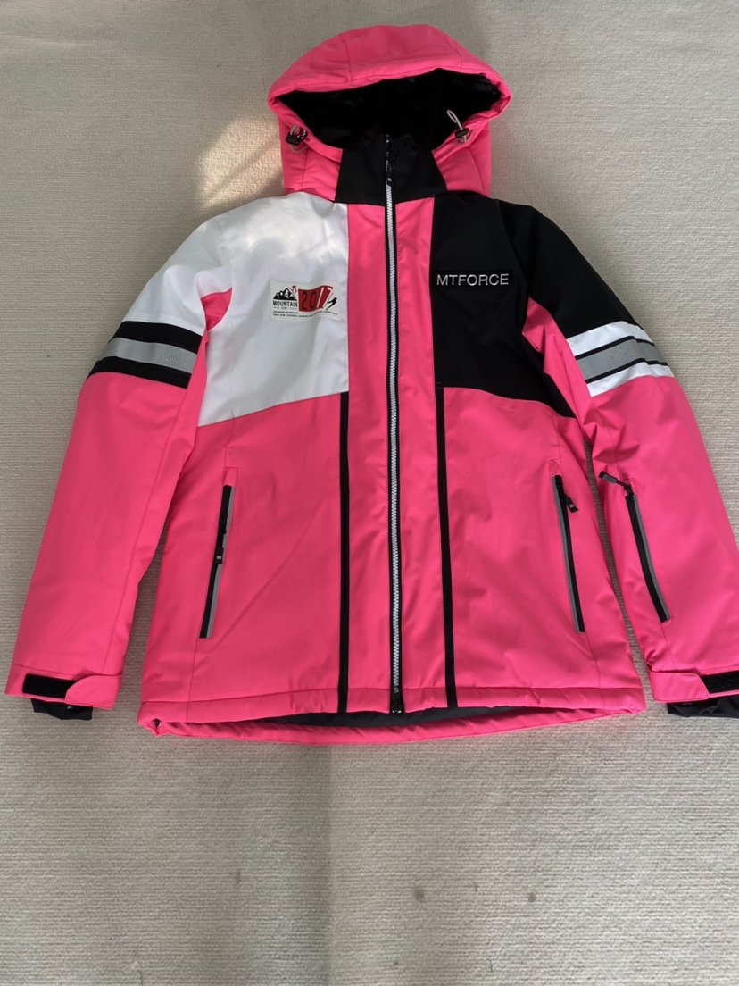 23, new Eastern European lady skiing suit, waterproof and windproof
