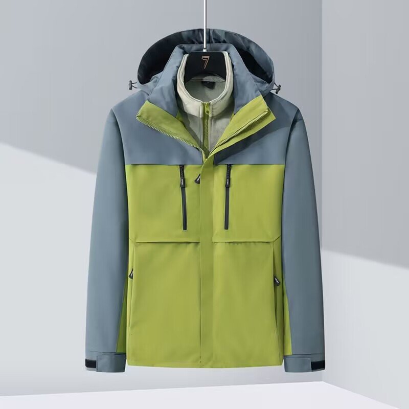 Eikishi's flagship store, a man's and woman's jackets are to be removed in winter