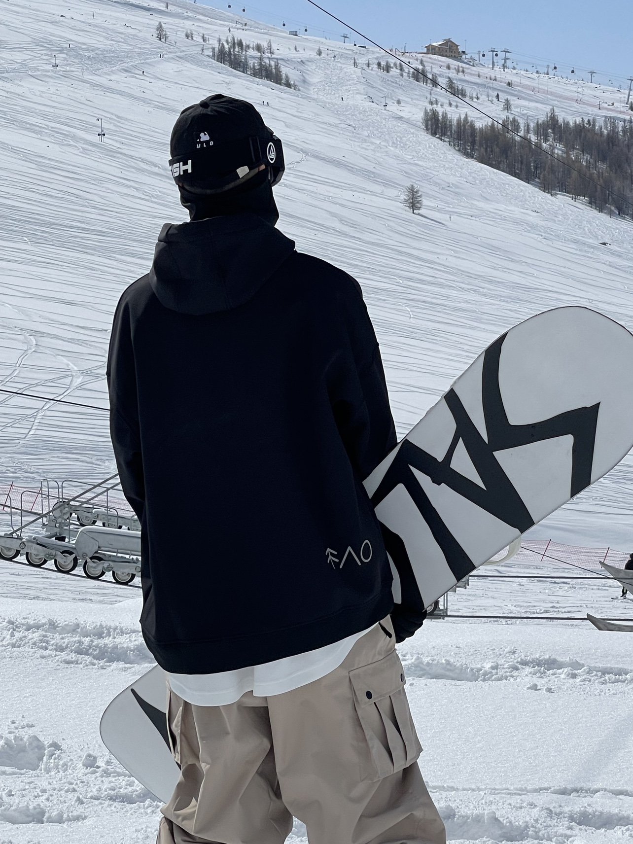 The new ski suit is waterproof. 20,000 men and women