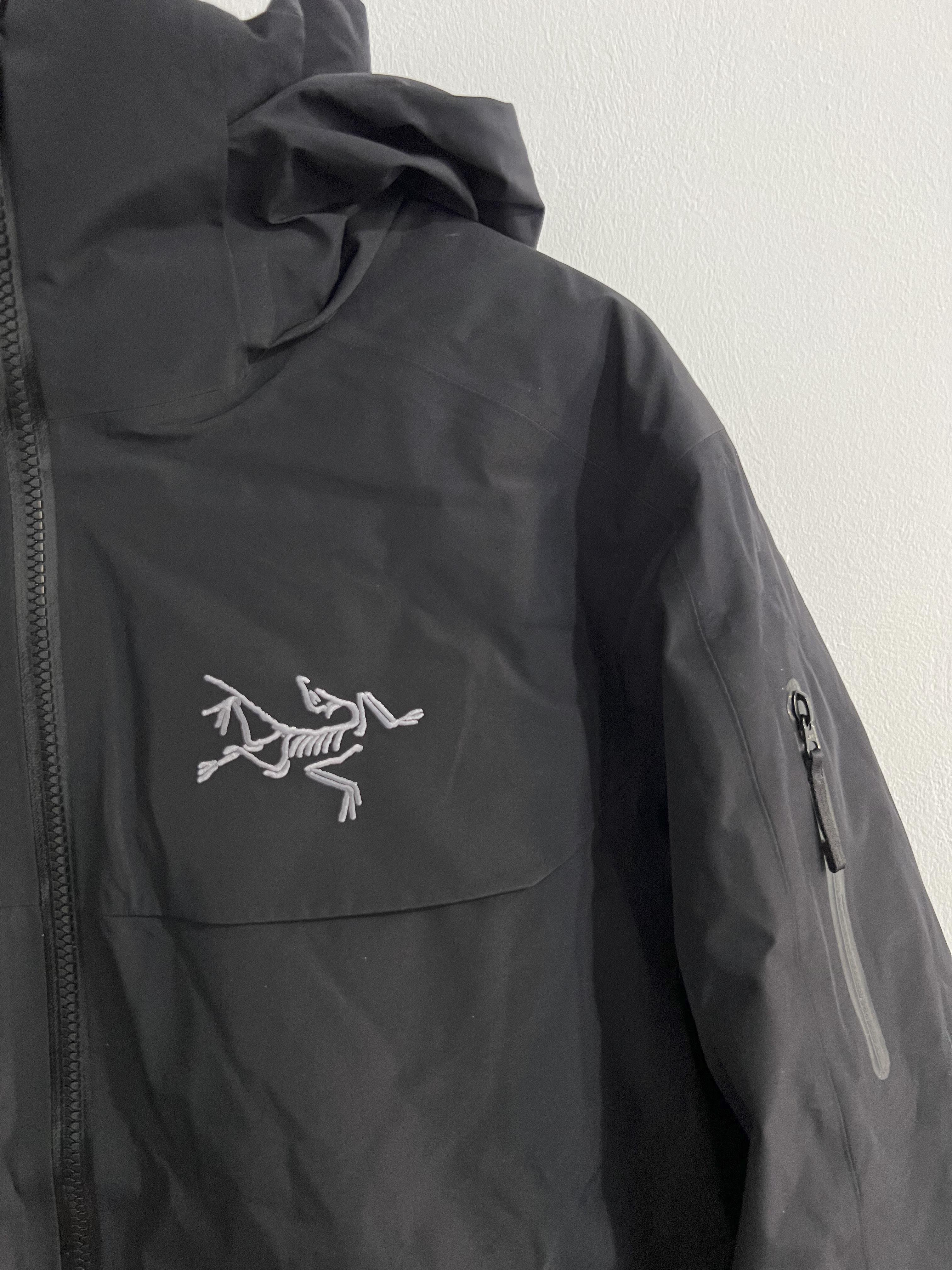 Arcteyx's great-grandmother Macai bought a groceries-and-skinner coat jacket