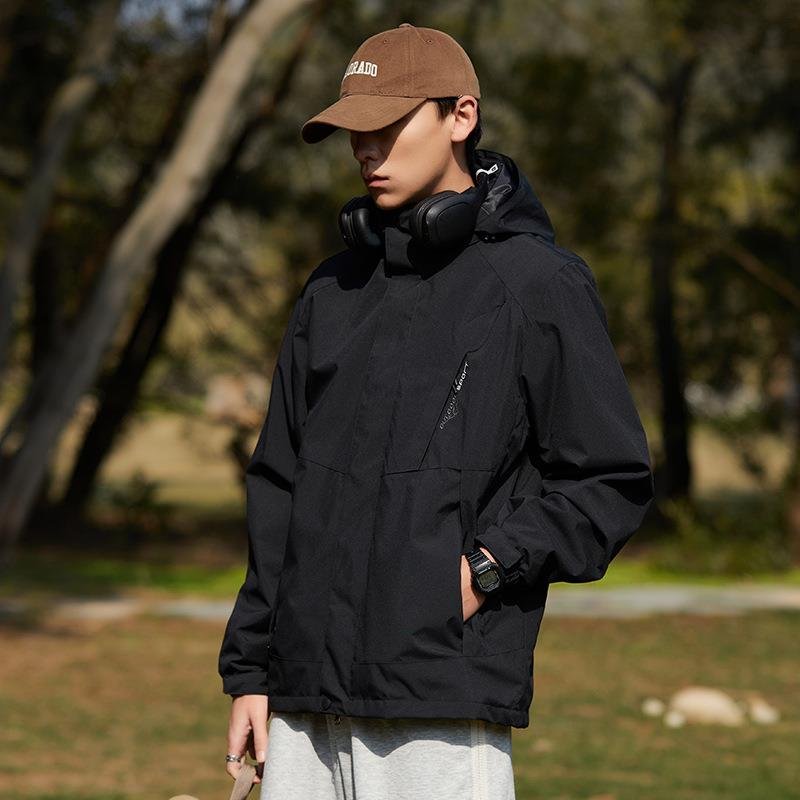 The official NikeNek T-shirts can remove two sets of outdoor wind and water-proof coats