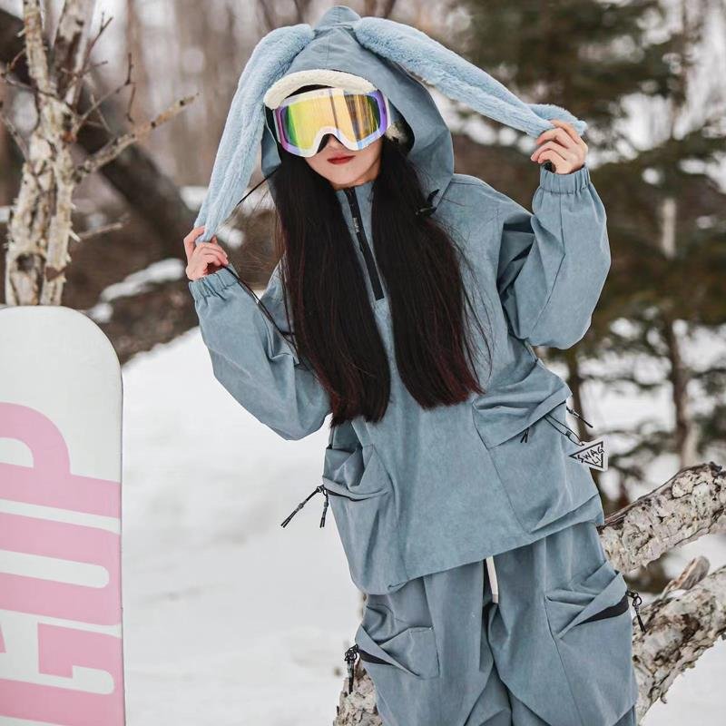Swagli skiing lady rabbit ears specializing in waterproof, wet-air skiing
