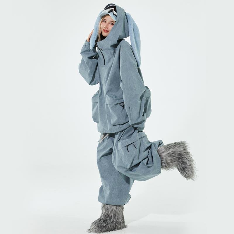 Swagli skiing lady rabbit ears specializing in waterproof, wet-air skiing