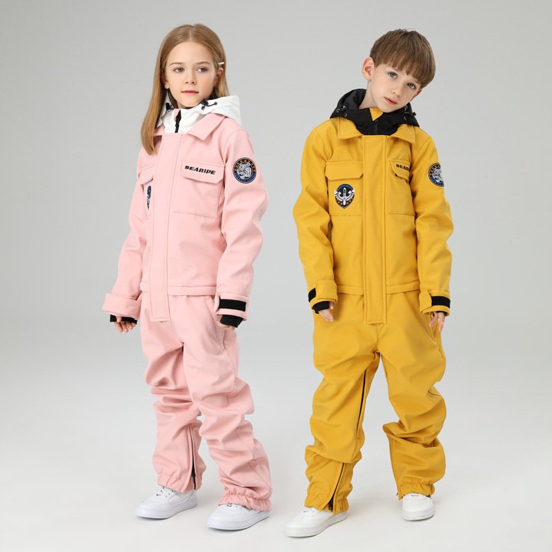 Northeast Snow Mountain children skiing suit with boys and girls in uniform, and wind and water-proof ski equipment