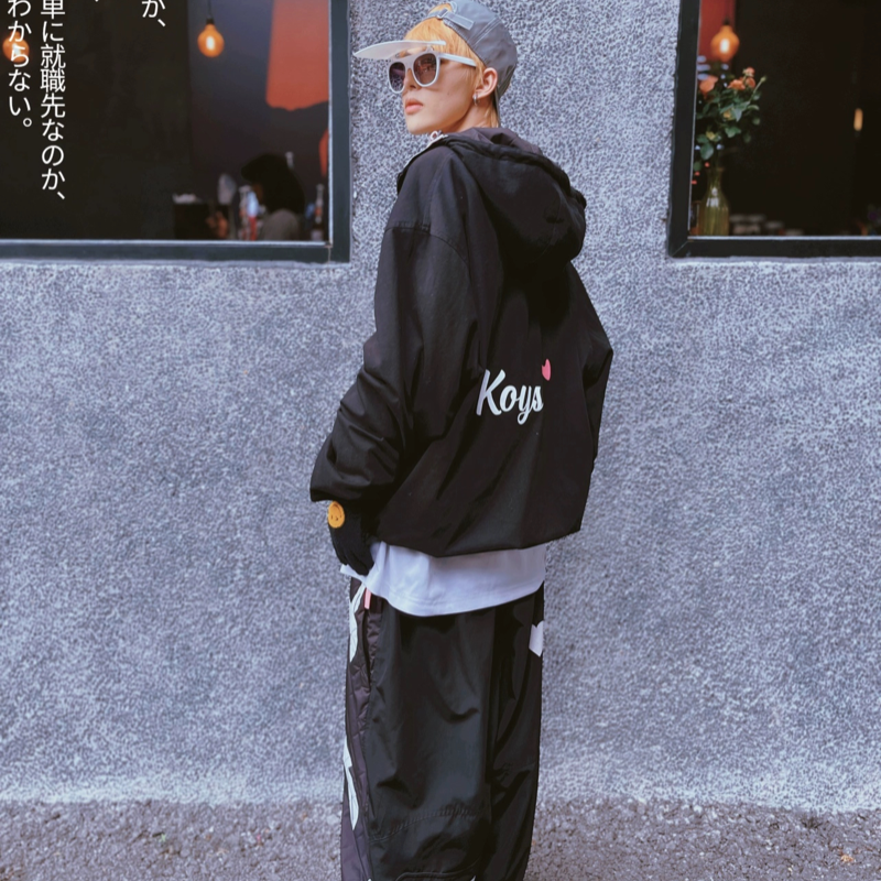 KOYSA RABBIT'S SKIP-PANTS, A SINGLE-BOARD COUPLE'S SKI SUIT, WATERPROOF AND WARM