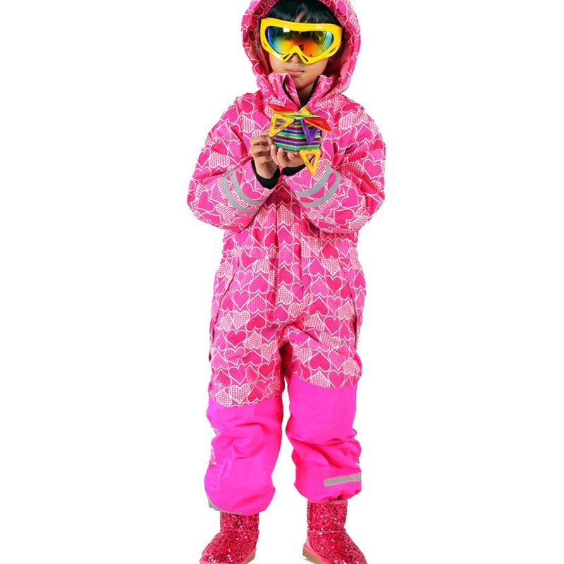 In winter, baby, boy and girl skis with warmer warmer, gas-resistant skis, pants on cotton
