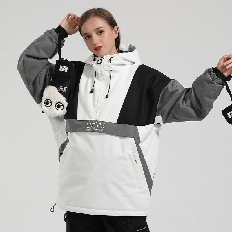 New winter, a woman in a snow-skiding suit with a single-skinned double-skinned snow coat couple