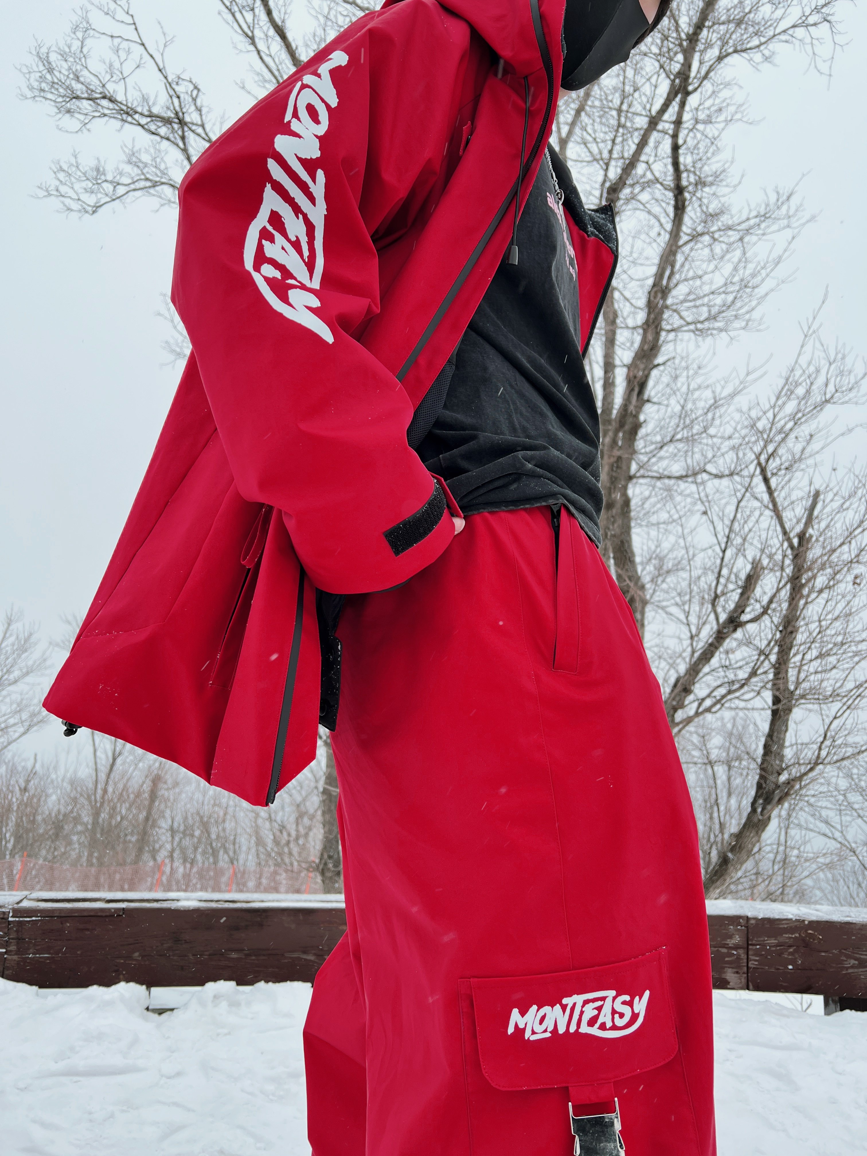 MONTEASY SNOWSUITS, RED-SKINNED DOUBLE-BOARD MAN AND WOMAN NEW WATERPROOF AND VELVET