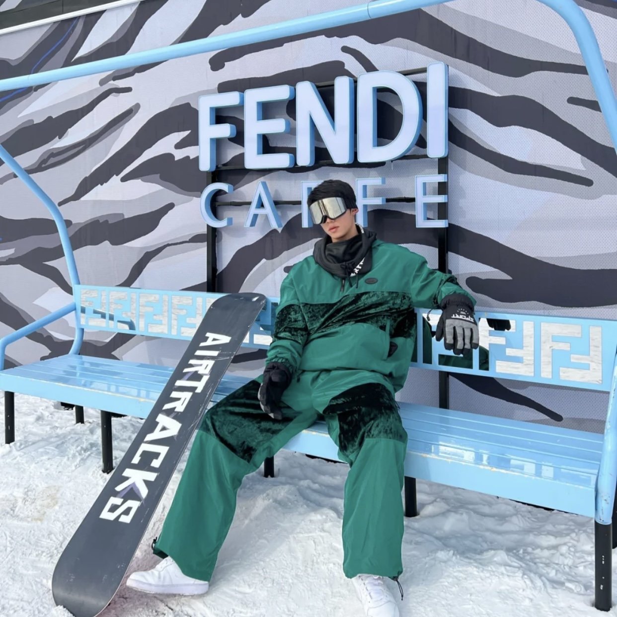 QLEO SKI SUIT, SKI PANTS SUIT, WINDPROOF M/XL