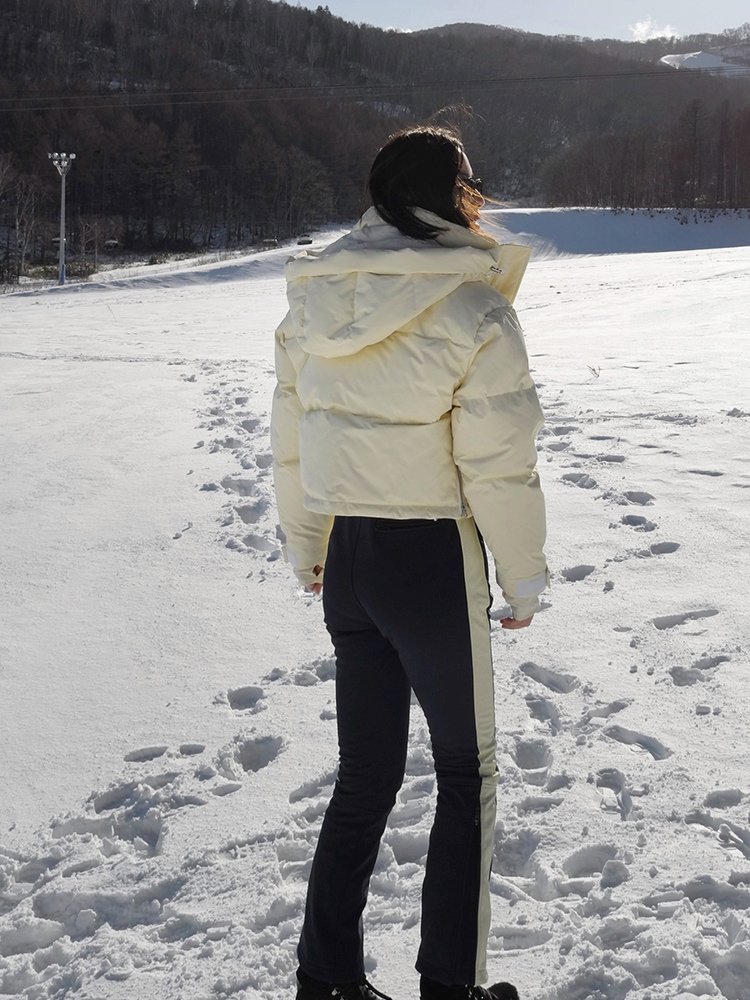 GEGEDO CHIDO'S NEW SKI COAT VELVET GIRL WITH A YELLOW-SKINNED, DOUBLE-SLAB-PAN TO KEEP HER WARM