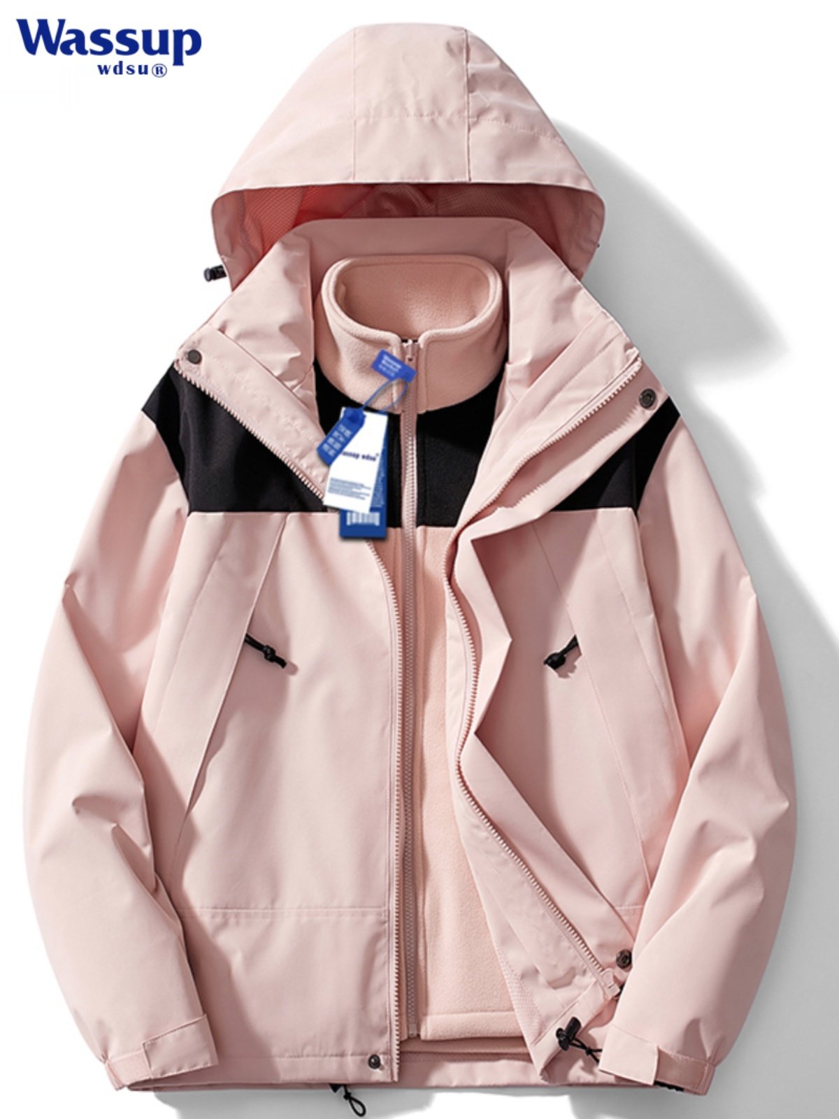 A T-shirt and a T-shirt or two to remove a wind-proof, mountain-riding couple's coat