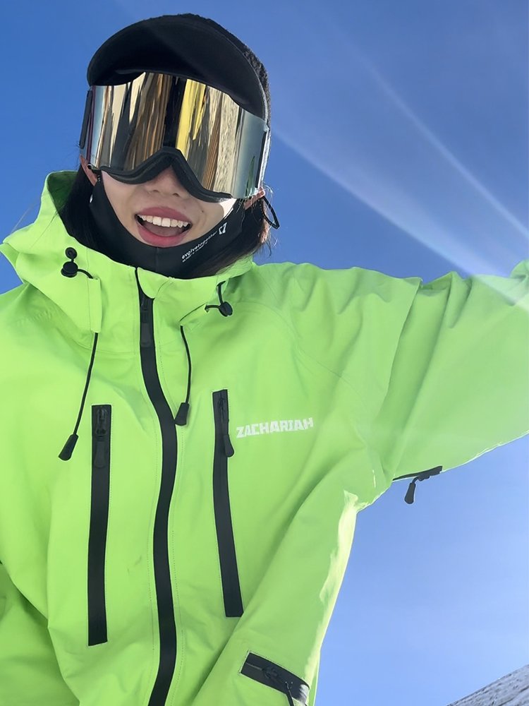 ZACHARIAH NEW CANDY FLOW SUIT WITH A SPECIALIZED WATERPROOF AIR-RESORT SKI SUIT