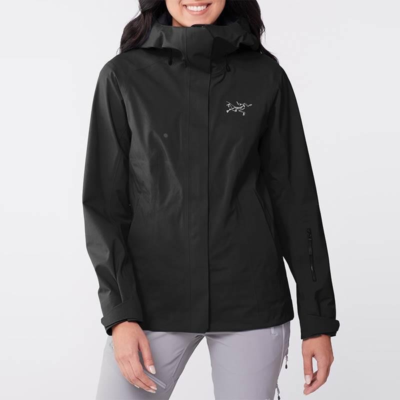 Ski-ski-proof, water-scrambling girl