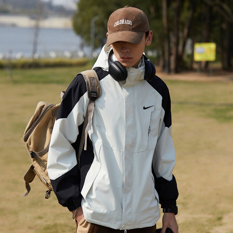 Nikenick's men's coats are windproof