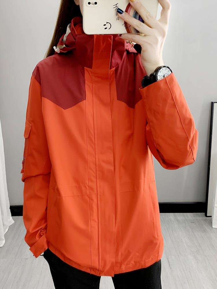 The men and women in the Philapai field assault suit are one or two pairs of autumn and winter velvet and thick wind and waterproof
